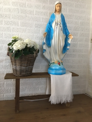 Moeder Maria / Mother Mary, groot polysteinen beeld, PRACHTIG.